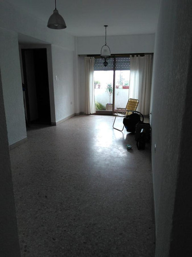 Departamento En Venta - 2 Dormitorios, 1 Baño - 65mts2 - La Plata