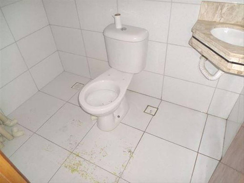 Imagem 11 de 30 de Triplex Sobrado Novo Com 02 Dormitórios 01 Suíte 02 Banheiros Condomínio Fechado Na Vila S. Jorge São Em Vicente Imóvel Este Bem Grande Com 110 M2 Util É Bem Arejado Iluminado Com Churrasqueira Próxi