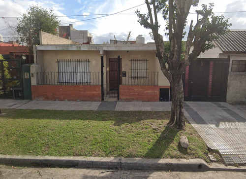 Casa Remodelada Con Patio Y Jardin Villa Luzuriaga