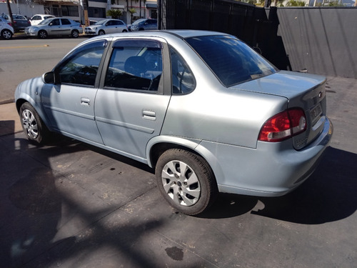 Imagem 4 de 15 de Chevrolet Classic Sedan 1.0 4p Vhce Flex Ls 2012