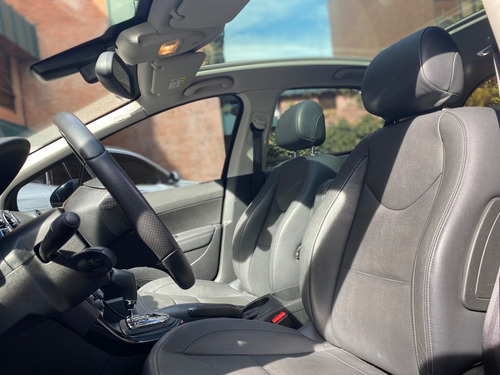 Imagen 10 de 17 de Peugeot 308 1.6 Thp Feline Tiptronic