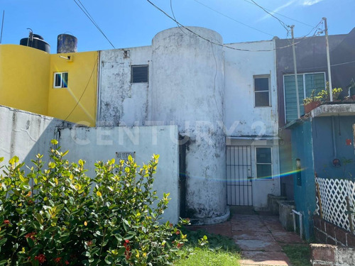 Casa En Venta, Col. Fovissste, Coatzacoalcos Ver.