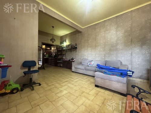 Venta De Casa 3 Ambientes Con Cochera En Wilde
