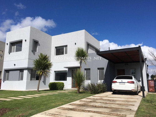 Casa En Venta Berazategui Barrio Hudson Park