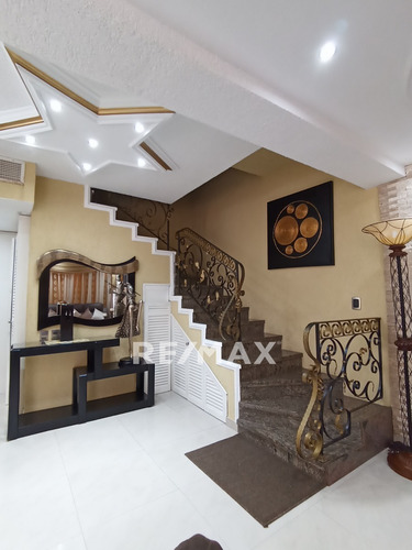 Imagen 3 de 13 de Se Vende Hermoso Apartamento Conj. Res. Coral Plaza Av. Americo Vespucio Vilmar Salazar 0426-583.17.60