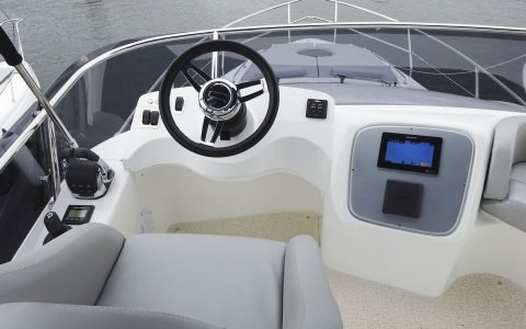 Lancha Schaefer 400 Fly Phantom 400 - Cabinada - Fly - Zero