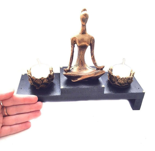 Imagem 5 de 5 de Kit Altar Castiçal Vela Yoga Meditando Zen Dourado20cm 466