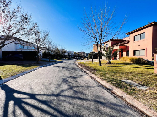 Imagen 8 de 11 de Vendo Lote Interno En Barrio San Isidro Labrador!! Orientacion Este, Escriturado!