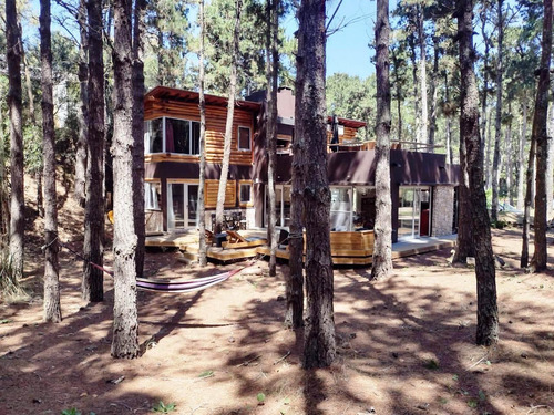 Casa En Venta - 4 Dormitorios 2 Baños - 950mts2 - Senderos Iii, Costa Esmeralda