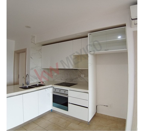 Departamento En Venta En Segundo Piso En Playa Del Carmen Con Excelentes Amenidades