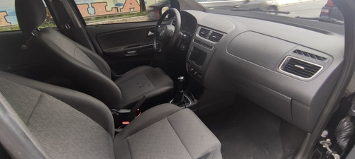 Imagem 10 de 11 de Volkswagen Fox 2014 1.0 Trend Tec Total Flex 5p