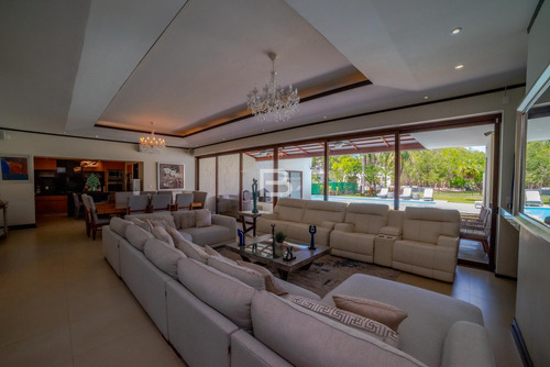 Casa En Venta En Residencial Lagos Del Sol