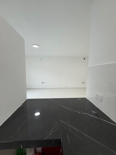 Casa En Venta De 3 Dormitorios C/ Cochera En La Plata