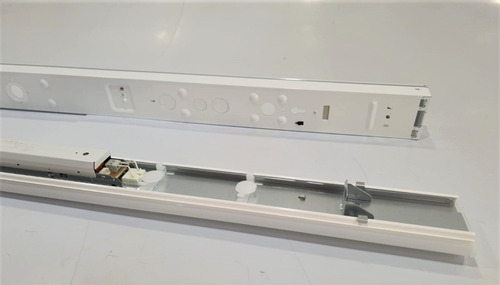 Lâmpada Led Ahtn El-lu45037n Com Suporte El-lhl40700 Novo