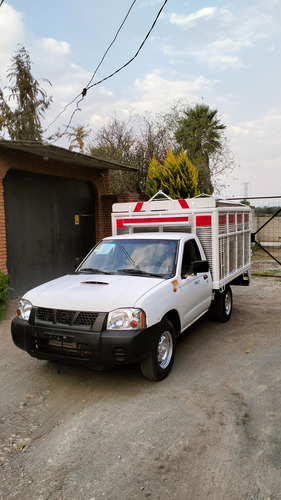 Nissan NP300 Estaquitas