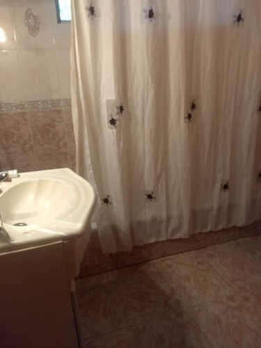 Casa 1 Dormitorio Con Local En Venta City Bell