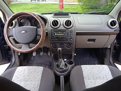 Imagen 7 de 7 de Ford Fiesta Max Sincronico
