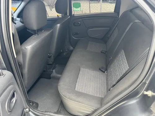 E Vende Renault Logan Modelo 2015 En Excelente Estado Mecáni