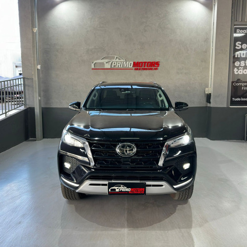 Toyota Hilux SW4 2.8 D-4D TURBO DIESEL SRX 4X4 AUTOMÁTICO