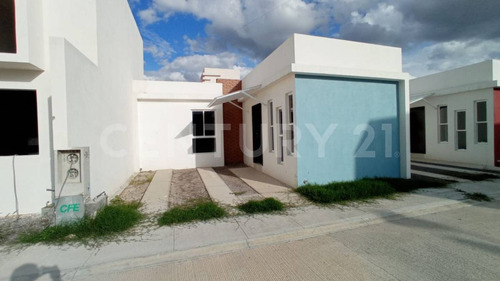 Casa En Venta En Espíritu Santo, Sjr, Querétaro.