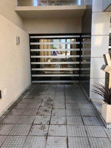 Imagen 4 de 5 de Cochera Descubierta En Alquiler