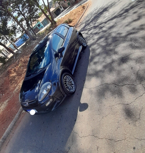 Imagem 3 de 8 de Fiat Punto 2014 1.8 16v Blackmotion Flex 5p