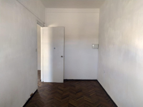Apartamento 3 Dormitorio, Muy Amplio, Balcón