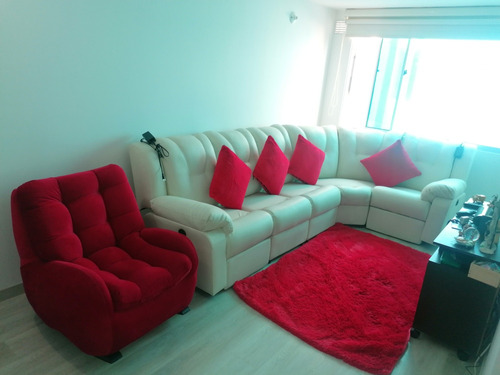 Sala En Perfecto Estado De 5 Puestos Más Silla Mesedora 