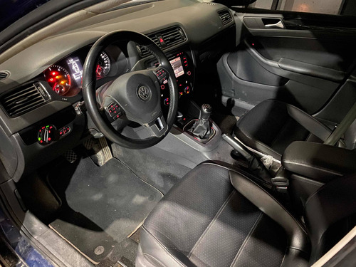 Volkswagen Vento 2.0 Luxury I 140cv 2013