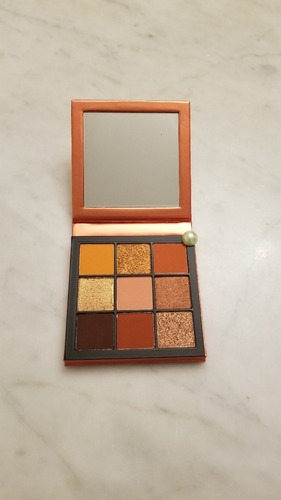  Huda Beauty Obsessions Eyeshadow Palette 