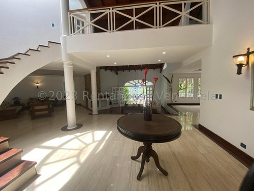 Alto Hatillo, Venta De Hermosa Casa, 700mts2