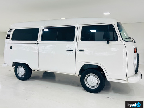 Volkswagen Kombi 1.4 Standard Total Flex 3p