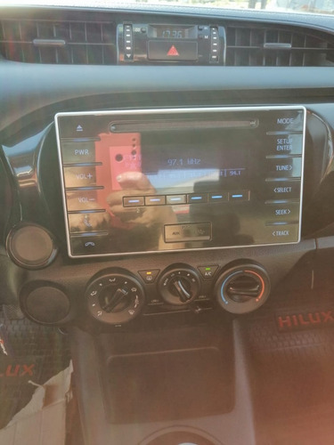 Toyota Hilux Dx 2.4 4x2