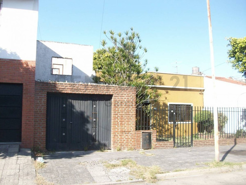 Imagen 1 de 30 de Venta Casa Multifamiliar 3 Dormitorios Garage Patio Parrilla Luminoso