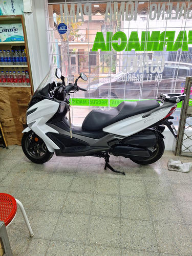 Kymco X-town 250i. Impecable. Incluye Baúl Trasero Y 3 Casco