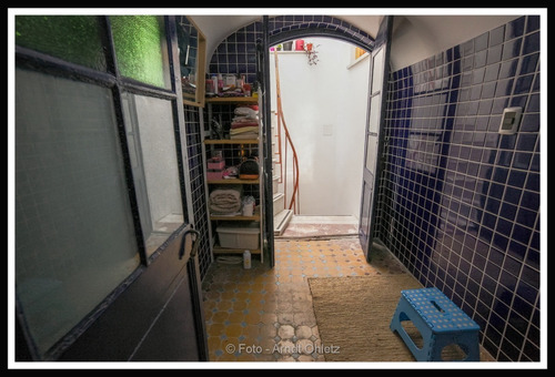 Con Renta! Encantadora Casa Estilo En Cuatro Niveles