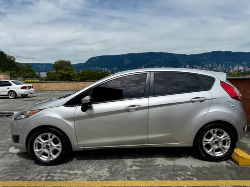 Ford Fiesta 1.6 Hatchback Se