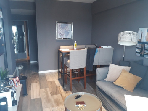 Imagen 2 de 12 de Hermoso Departamento De 2 Ambientes En Centro De Caseros!!! Con Cochera Cubierta!! Escucha Oferta!!