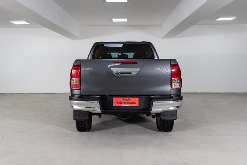 Imagen 5 de 14 de Toyota Hilux 4x2 Srv Mt 2018