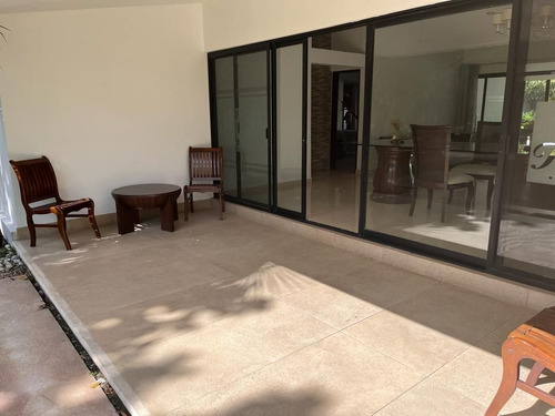 Casa En Renta Con Extenso Terreno Ideal Para Negocio Con Amplia Palapa