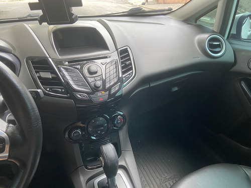 Ford Fiesta 1.6 16v Titanium Flex Powershift 5p
