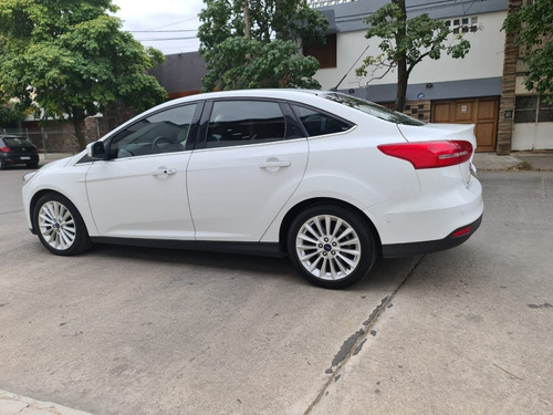 Imagen 3 de 8 de Ford Focus Titanium
