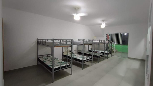 Vendo Um Lindo Sobrado Localizado No Litoral Norte Ubatuba Pouco Tempo De Construção E Bem Localizado.