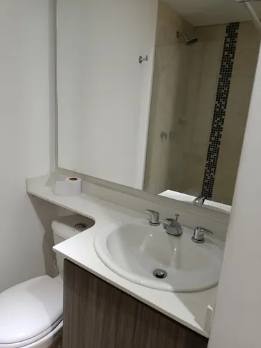 Apto 3 Cuartos 2 Baños Parqueadero Cubierto Cuarto Útil
