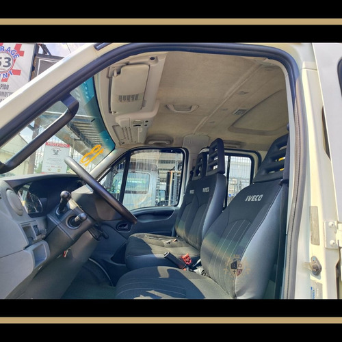 Iveco Daily Cd 55c17 Carroceria Ano 2013