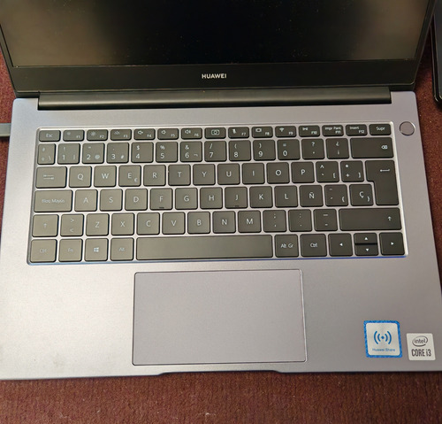 Laptop Huawei D14 Core I3 10th ,8gb Ram Y 256gb Gris (Usado)