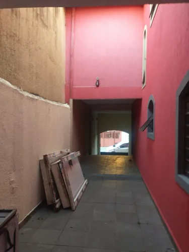 Dois Sobrados No Mesmo Terreno, Total De Cinco Quartos, Cômodos Amplos, 303m² De Área Construída