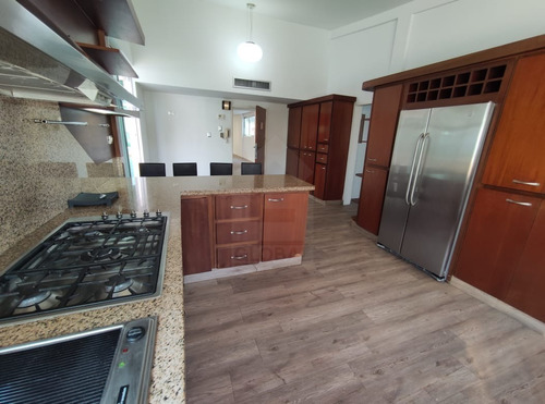 Imagen 3 de 13 de Global Vende Moderna Casa En Urb Guataparo Country Club - Valencia (gla-784)
