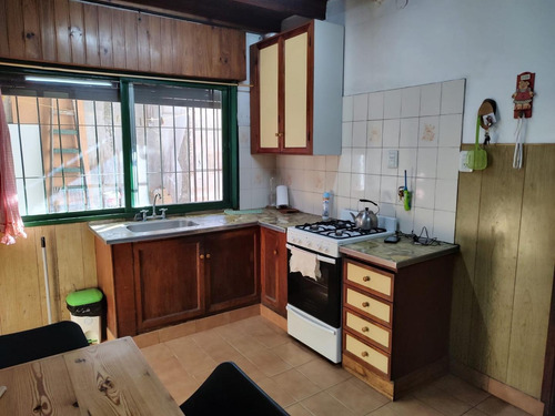Imagen 5 de 17 de Casa De 4 Ambientes En 2 Plantas