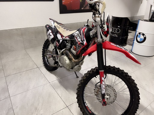 Imagem 2 de 5 de Honda Crf 230f